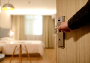 strategi marketing hotel